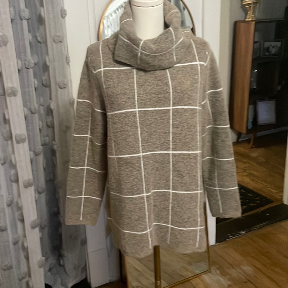 Windowpane Turtleneck Sweater! Size Large!
